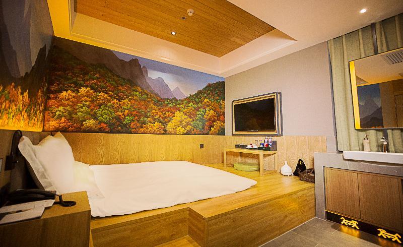 Chaoyang  Qiu Guo Hotel Hua Mao מראה חיצוני תמונה